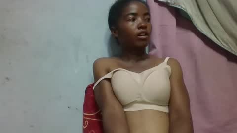 Snapshot of lydie856696 chatting on 04-20-26, 06:27 lydie856696 online show from 04-20-26, 06:27