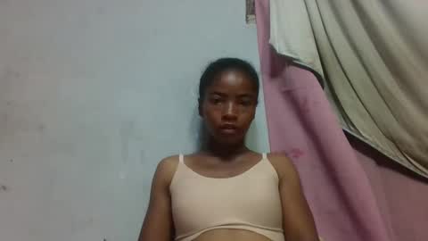 Snapshot of lydie856696 chatting on 04-21-26, 02:37 lydie856696 online show from 04-21-26, 02:37