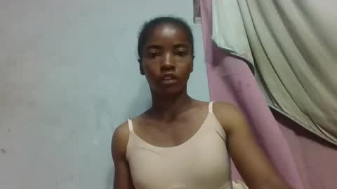 Snapshot of lydie856696 chatting on 04-21-26, 02:51 lydie856696 online show from 04-21-26, 02:51