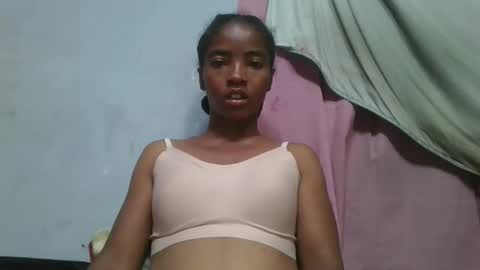 Snapshot of lydie856696 chatting on 04-29-26, 04:27 lydie856696 online show from 04-29-26, 04:27