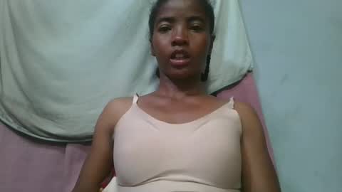 Snapshot of lydie856696 chatting on 04-29-26, 04:33 lydie856696 online show from 04-29-26, 04:33
