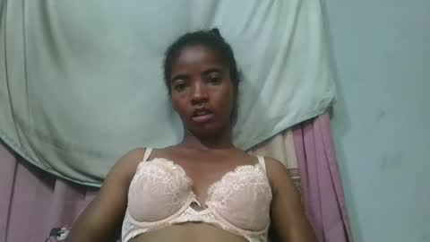 Snapshot of lydie856696 chatting on 05-02-26, 02:55 lydie856696 online show from 05-02-26, 02:55