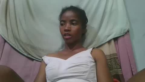 Snapshot of lydie856696 chatting on 05-07-26, 06:57 lydie856696 online show from 05-07-26, 06:57
