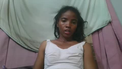Snapshot of lydie856696 chatting on 05-08-26, 07:08 lydie856696 online show from 05-08-26, 07:08