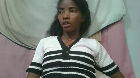 Snapshot of lydie856696 chatting on 05-09-26, 07:19 lydie856696 online show from 05-09-26, 07:19