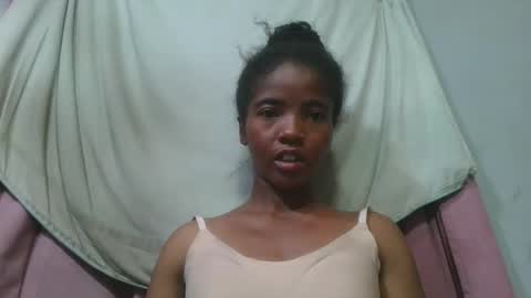 Snapshot of lydie856696 chatting on 05-10-26, 07:30 lydie856696 online show from 05-10-26, 07:30
