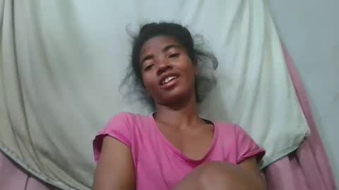 Snapshot of lydie856696 chatting on 05-15-26, 08:38 lydie856696 online show from 05-15-26, 08:38