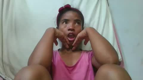 Snapshot of lydie856696 chatting on 05-17-26, 02:13 lydie856696 online show from 05-17-26, 02:13