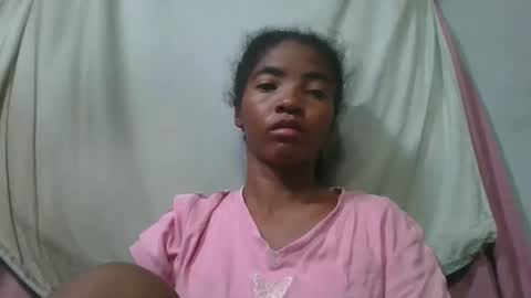 Snapshot of lydie856696 chatting on 06-01-26, 07:04 lydie856696 online show from 06-01-26, 07:04