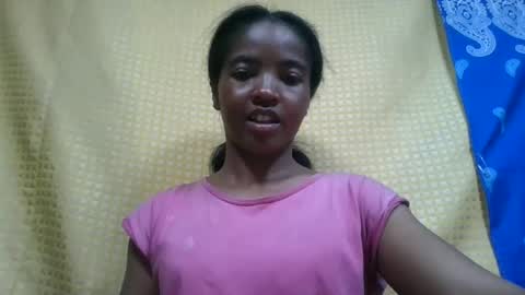 Snapshot of lydie856696 chatting on 07-05-26, 05:25 lydie856696 online show from 07-05-26, 05:25