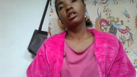 Snapshot of lydie856696 chatting on 07-10-26, 03:33 lydie856696 online show from 07-10-26, 03:33