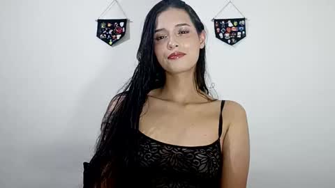 Snapshot of lyla205 chatting on 06-05-26, 02:51 lyla online show from 06-05-26, 02:51
