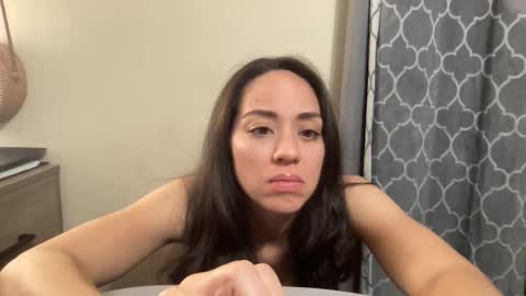 Snapshot of lylajades chatting on 02-11-26, 01:32 Olivia online show from 02-11-26, 01:32