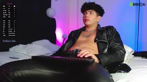 Lyle Bennett Freelance Model online show from 10-23-25, 11:09