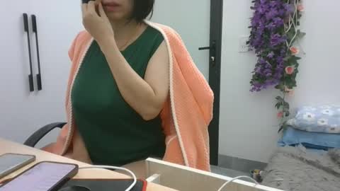 Snapshot of lyli_99 chatting on 11-25-25, 02:55 lyli_99 online show from 11-25-25, 02:55