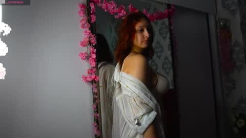 Snapshot of lylianrosse chatting on 03-16-26, 07:12 Lylian online show from 03-16-26, 07:12