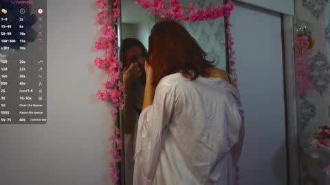 Snapshot of lylianrosse chatting on 03-19-26, 07:34 Lylian online show from 03-19-26, 07:34