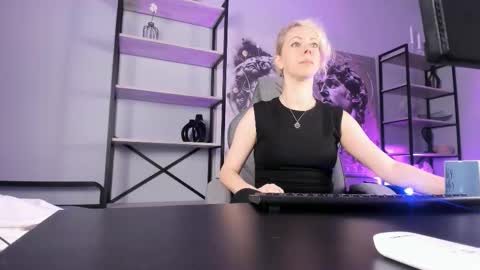 Lylith Skye NO NUDE model online show from 09-11-25, 10:48