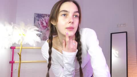 Snapshot of lyly_loveyou chatting on 12-23-24, 05:28 Lyly online show from 12-23-24, 05:28