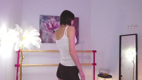 Snapshot of lyly_loveyou chatting on 01-07-25, 05:43 Lyly online show from 01-07-25, 05:43