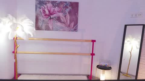 Snapshot of lyly_loveyou chatting on 01-11-25, 06:03 Lyly online show from 01-11-25, 06:03