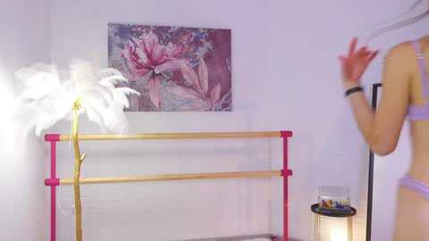 Snapshot of lyly_loveyou chatting on 01-24-25, 09:49 Lyly online show from 01-24-25, 09:49