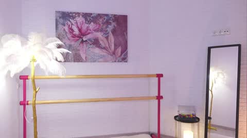 Snapshot of lyly_loveyou chatting on 01-27-25, 09:55 Lyly online show from 01-27-25, 09:55