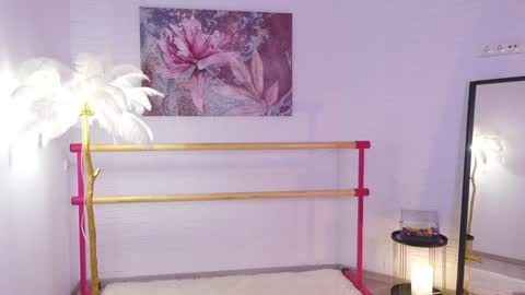 Snapshot of lyly_loveyou chatting on 01-28-25, 05:32 Lyly online show from 01-28-25, 05:32