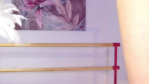 Snapshot of lyly_loveyou chatting on 02-01-25, 11:43 Lyly online show from 02-01-25, 11:43