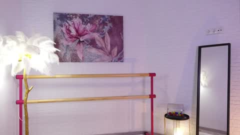 Snapshot of lyly_loveyou chatting on 02-03-25, 05:29 Lyly online show from 02-03-25, 05:29