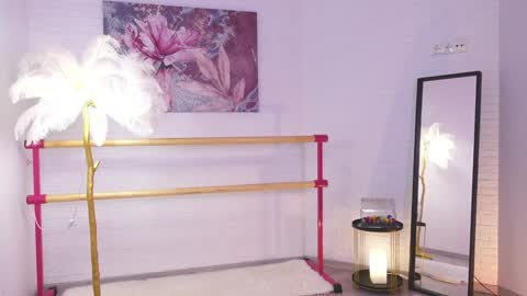 Snapshot of lyly_loveyou chatting on 02-07-25, 05:41 Lyly online show from 02-07-25, 05:41