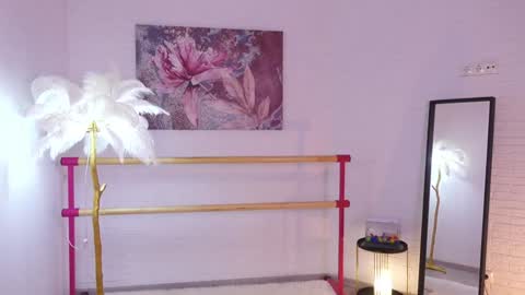 Snapshot of lyly_loveyou chatting on 02-08-25, 09:56 Lyly online show from 02-08-25, 09:56