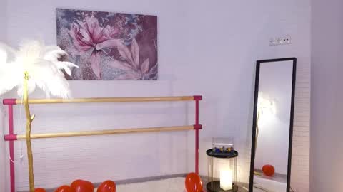 Snapshot of lyly_loveyou chatting on 02-10-25, 05:25 Lyly online show from 02-10-25, 05:25