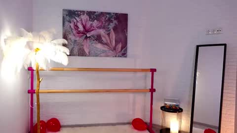 Snapshot of lyly_loveyou chatting on 02-15-25, 05:41 Lyly online show from 02-15-25, 05:41