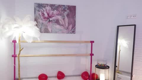 Snapshot of lyly_loveyou chatting on 02-16-25, 05:37 Lyly online show from 02-16-25, 05:37