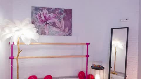 Snapshot of lyly_loveyou chatting on 02-17-25, 09:46 Lyly online show from 02-17-25, 09:46