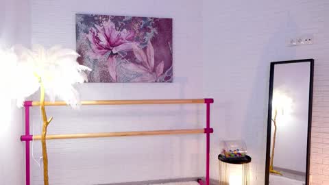 Snapshot of lyly_loveyou chatting on 02-25-25, 09:53 Lyly online show from 02-25-25, 09:53