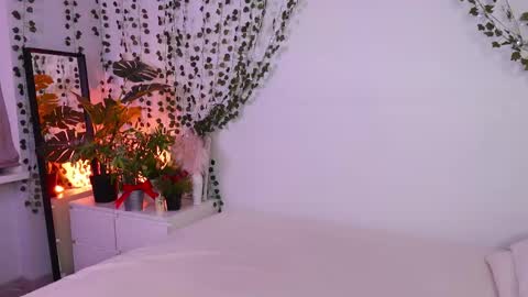 Snapshot of lyly_loveyou chatting on 02-28-25, 05:37 Lyly online show from 02-28-25, 05:37