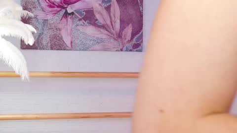 Snapshot of lyly_loveyou chatting on 03-01-25, 08:45 Lyly online show from 03-01-25, 08:45