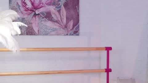 Snapshot of lyly_loveyou chatting on 03-05-25, 12:00 Lyly online show from 03-05-25, 12:00