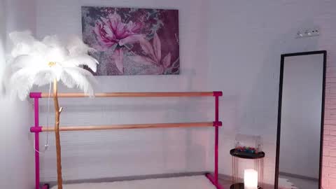 Snapshot of lyly_loveyou chatting on 03-10-25, 05:33 Lyly online show from 03-10-25, 05:33