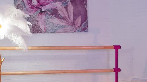 Snapshot of lyly_loveyou chatting on 03-10-25, 09:53 Lyly online show from 03-10-25, 09:53