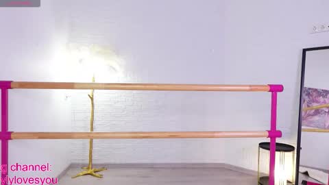 Snapshot of lyly_loveyou chatting on 09-13-25, 07:52 Lyly online show from 09-13-25, 07:52