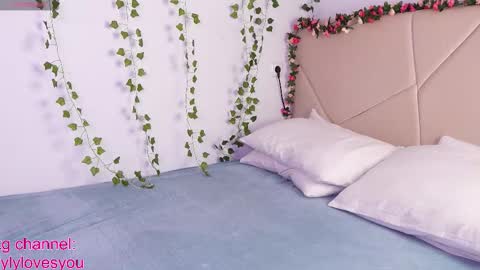 Snapshot of lyly_loveyou chatting on 10-04-25, 05:49 Lyly online show from 10-04-25, 05:49