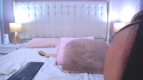 Lyn online show from 02-25-25, 07:36