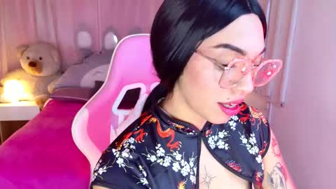Lyna love online show from 10-15-25, 08:31