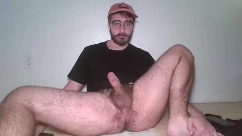 Snapshot of lynchian14 chatting on 10-31-25, 11:06 lynchian14 online show from 10-31-25, 11:06