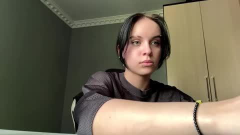 Snapshot of lynettawiseman chatting on 05-21-26, 07:59 Eva online show from 05-21-26, 07:59