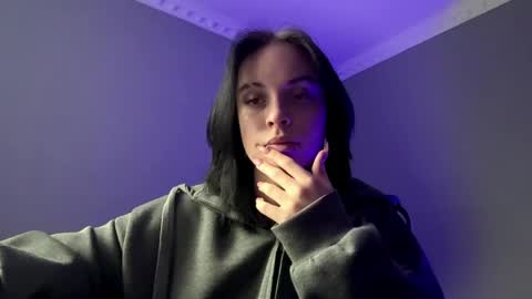 Snapshot of lynettawiseman chatting on 05-22-26, 08:21 Eva online show from 05-22-26, 08:21