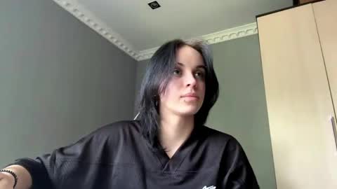 Snapshot of lynettawiseman chatting on 05-28-26, 08:33 Eva online show from 05-28-26, 08:33